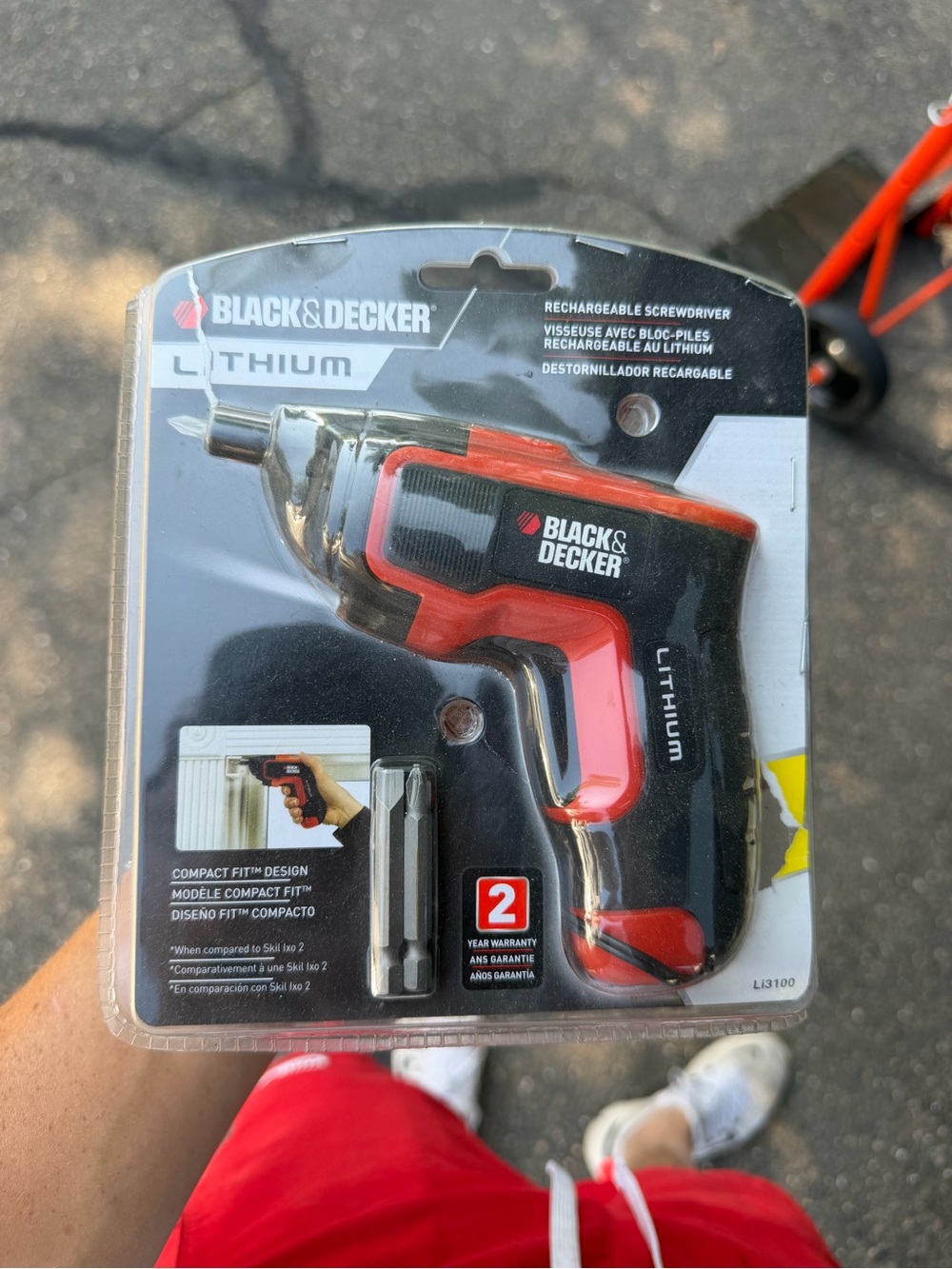 Black & Decker Rechargeable Lithium Screwdriver in Black and Red